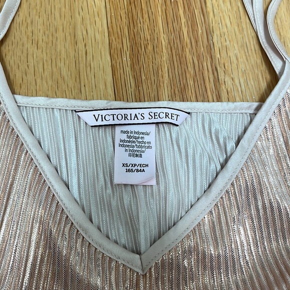 Victoria secret tank - Picture 4 of 4